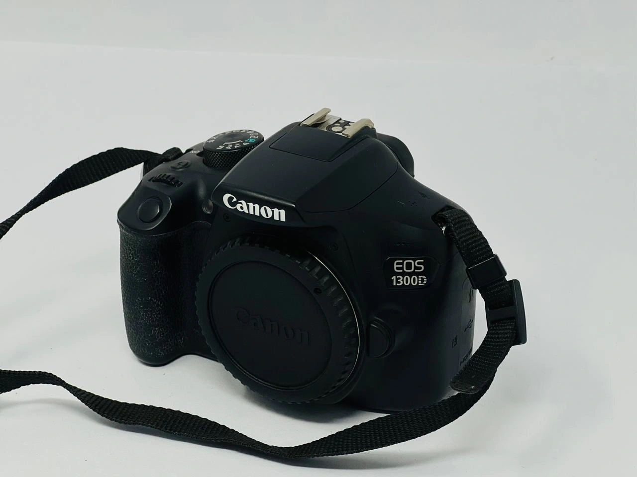 Camera body (1300d) with Lens 18-55mm - Image 3