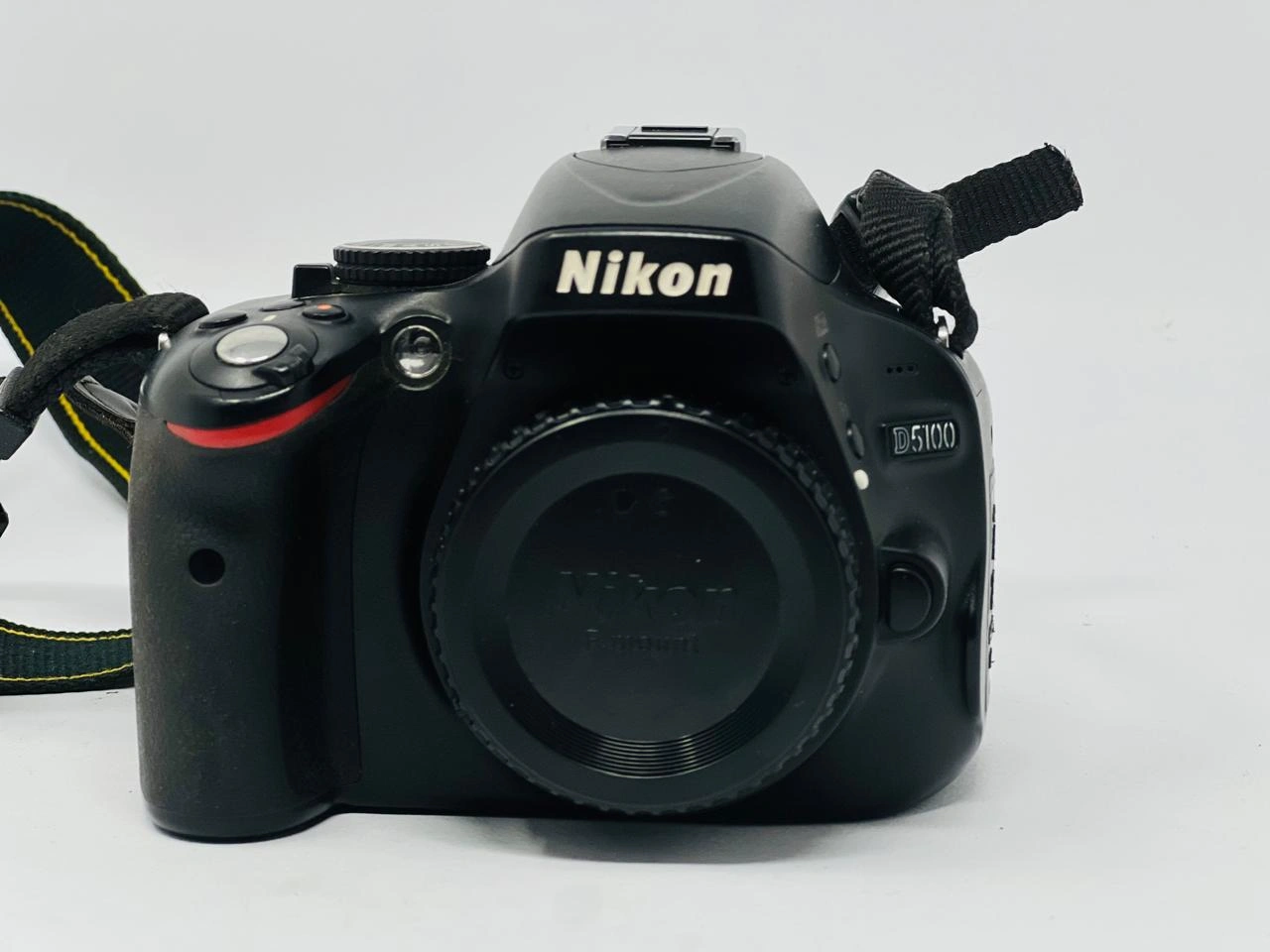 Camera body (d5100) with Lens 18-55 - Image 4