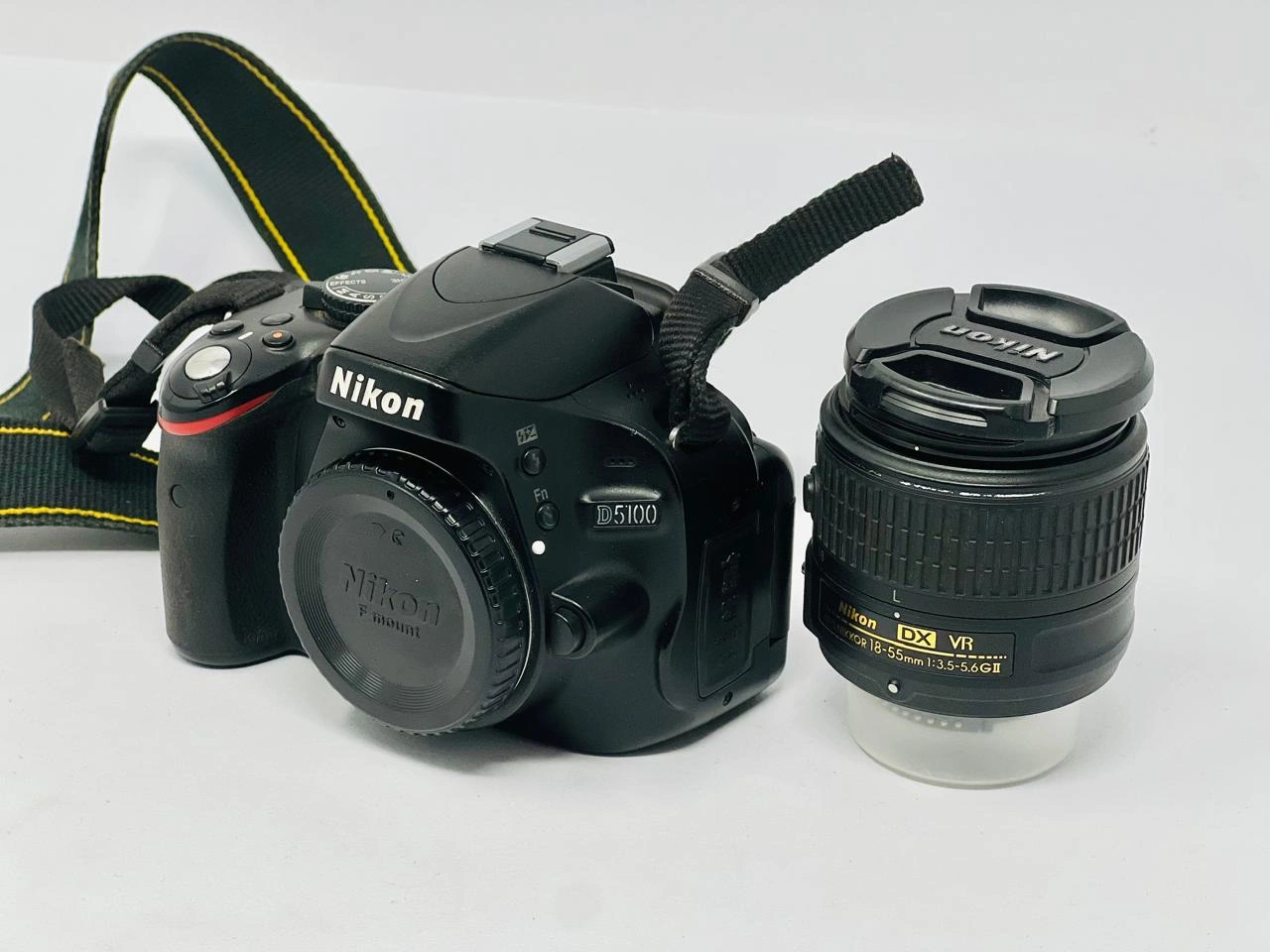 Camera body (d5100) with Lens 18-55 - Image 2