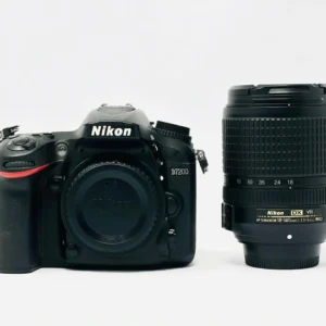 Camera Nikon D7200 with Lens 18-140