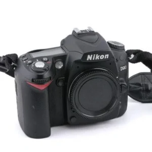 Camera Nikon D90 with Lens 18-105