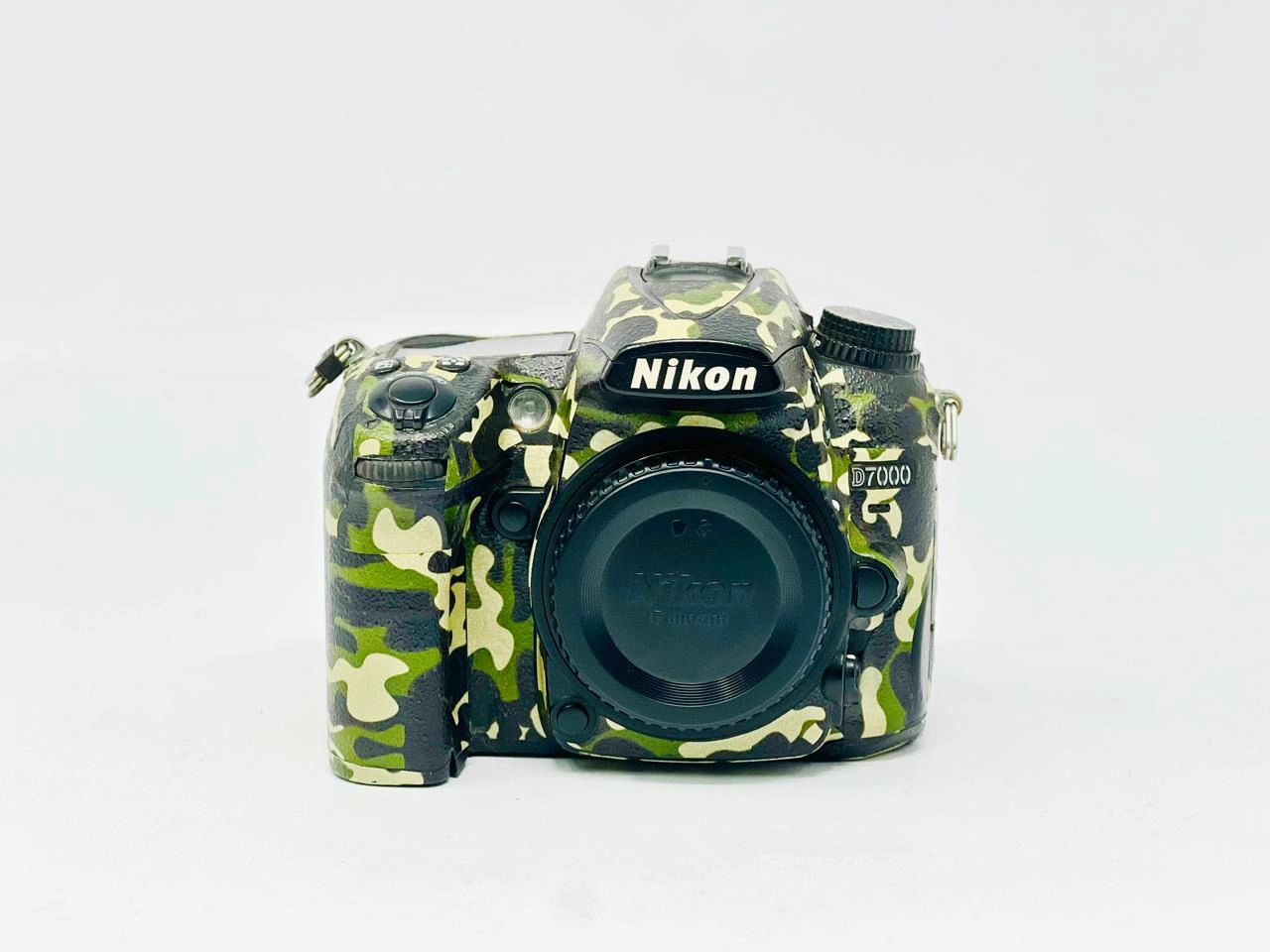 Camera Nikon D7000 with Lens 18-135 - Image 3