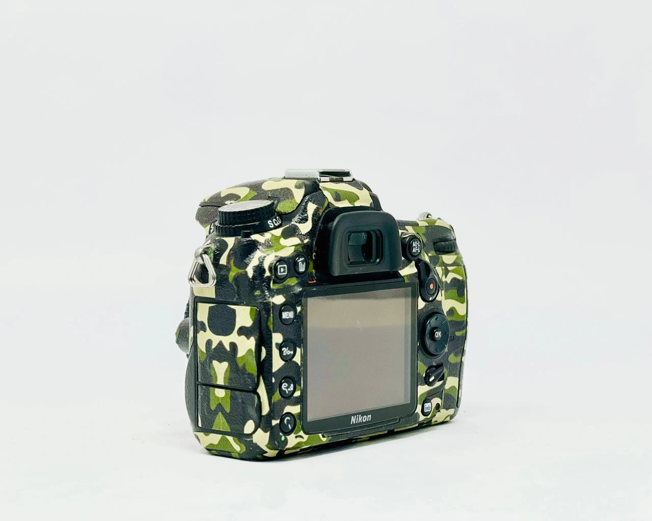 Camera Nikon D7000 with Lens 18-135 - Image 2